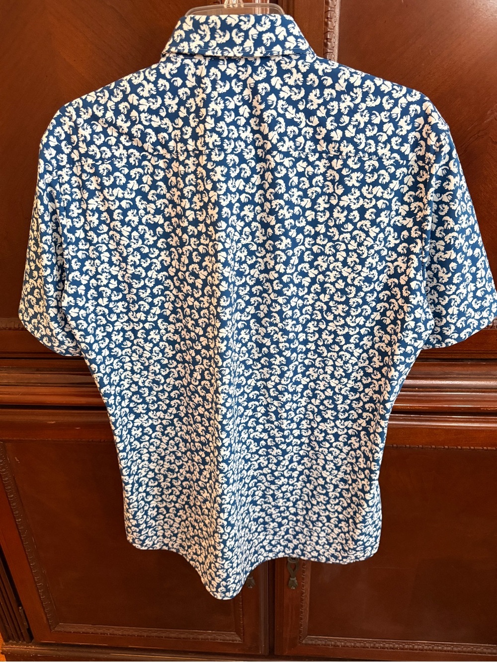 BOSS EUC Slim Fit Blue & White
“Roan” Floral Short Sleeve Shirt
Stretch size Med - Picture 5 of 8